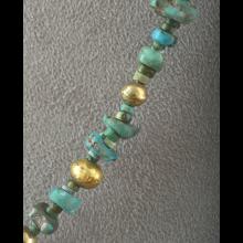 Collier de fouilles en or et turquoise